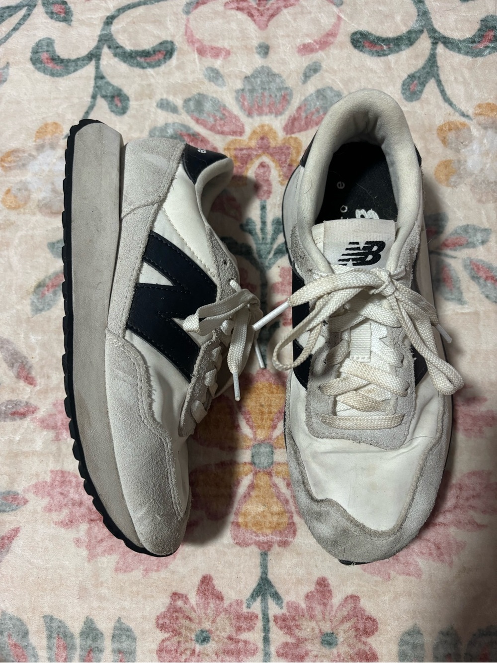 New Balance 237 White and Black Retro-Style Women’s Sneakers